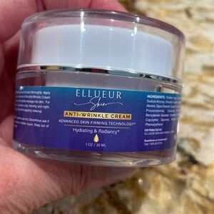 NWOT- ELLUEUR …anti-wrinkle cream